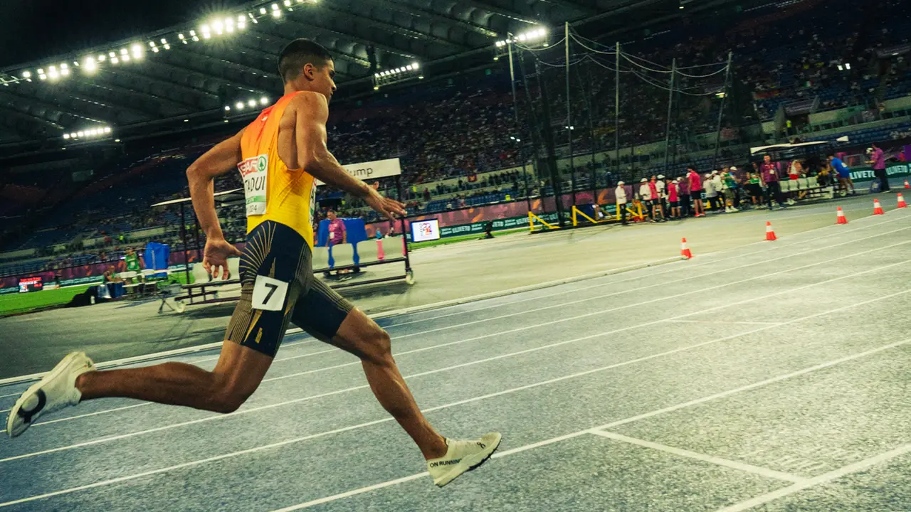 Attaoui durante la carrera en Roma. / Lela_Labs