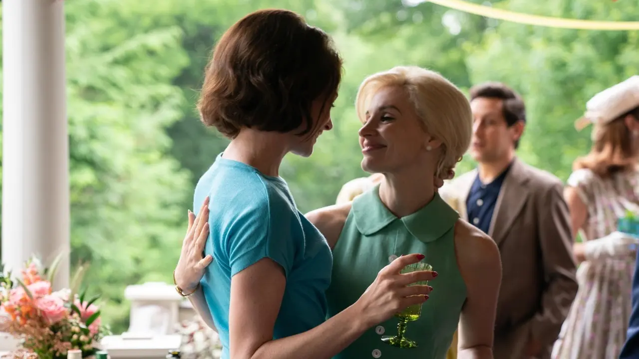 Jessica Chastain y Anne Hathaway en 'Vidas perfectas'. EP