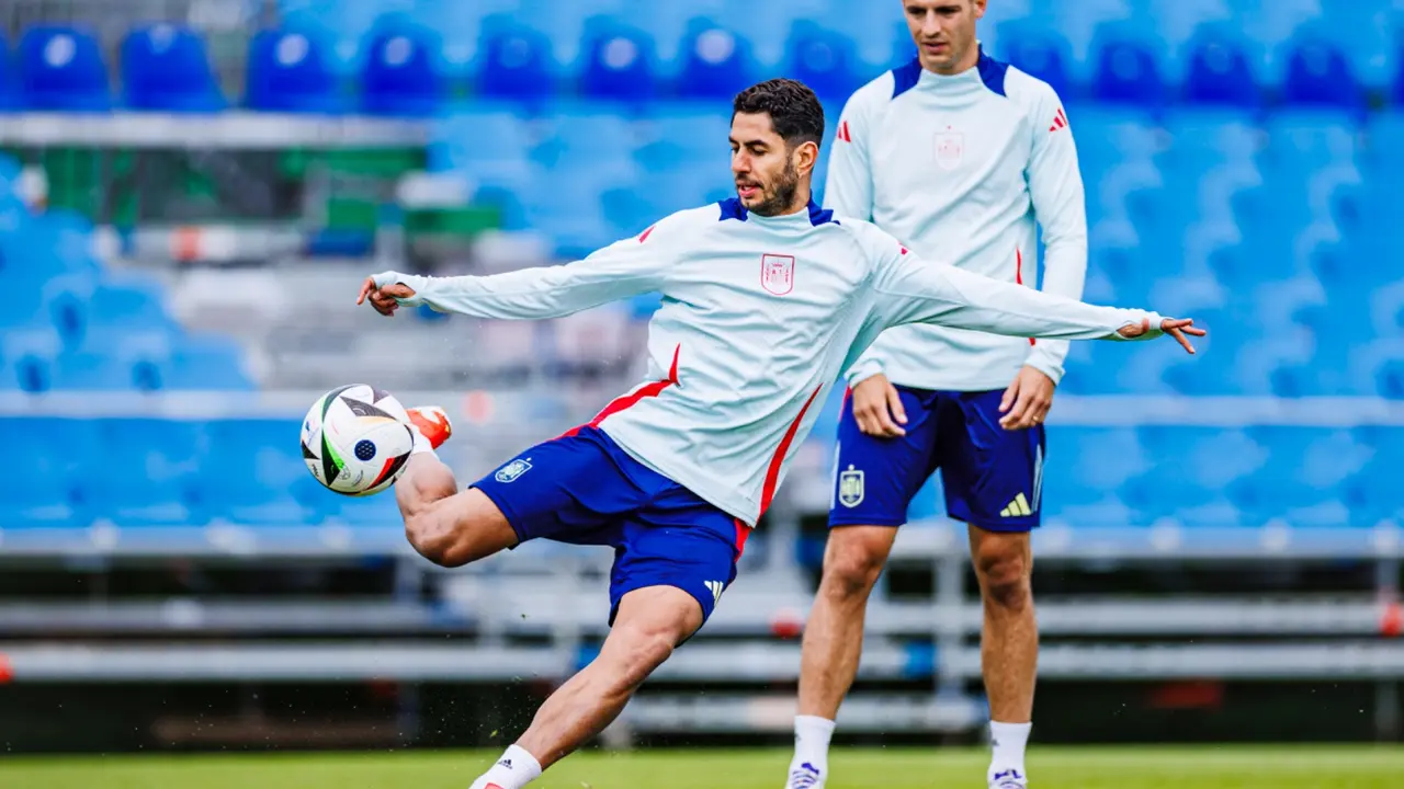 &Uacute;ltimo entrenamiento de la Selecci&oacute;n antes de partir hacia Berl&iacute;n. / RED X RFEF
