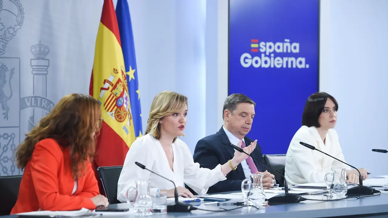 EuropaPress_6039212_i_d_ministra_sanidad_monica_garcia_ministra_portavoz_pilar_alegria_ministro