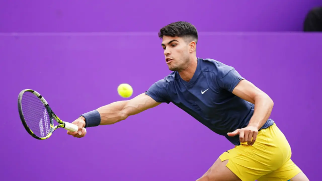 Carlos Alcaraz en el campeonato de Queen's. / Zac Goodwin/PA Wire/dpa