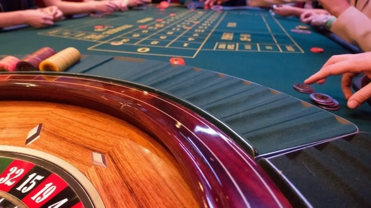 game-bank-1003137_1280