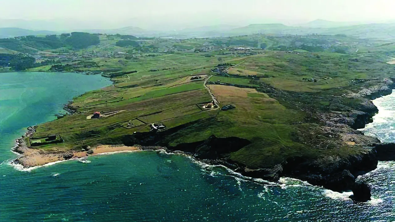Vista a&eacute;rea de la localidad de Robayera, en el municipio de Miengo. / A.E.