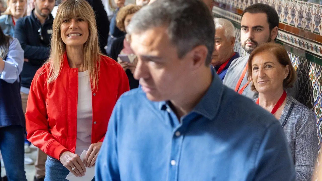 El presidente del Gobierno de Espa&ntilde;a, Pedro S&aacute;nchez y su mujer, Bego&ntilde;a G&oacute;mez. / EP