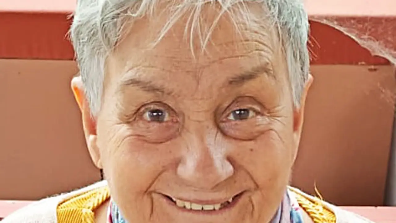 VALENTINA SALMON BARCENA