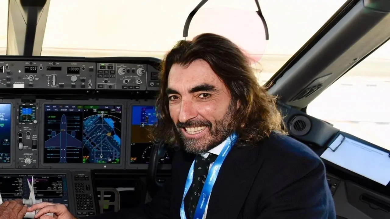 Javier Hidalgo, el hijo del fundador del grupo tur&iacute;stico se retira despu&eacute;s de cerrar la venta de Air Europa y la fusi&oacute;n de Halc&oacute;n Viajes con Avoris.