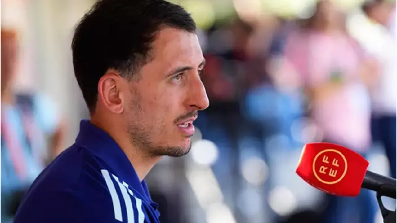 El atacante Mikel Oyarzabal, en el Media Day de la selecci&oacute;n espa&ntilde;ola antes de la Eurocopa. / Oscar J. Barroso