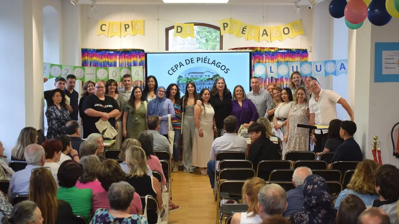 Acto de clausura del curso del CEPA de Pi&eacute;lagos. / A.E.