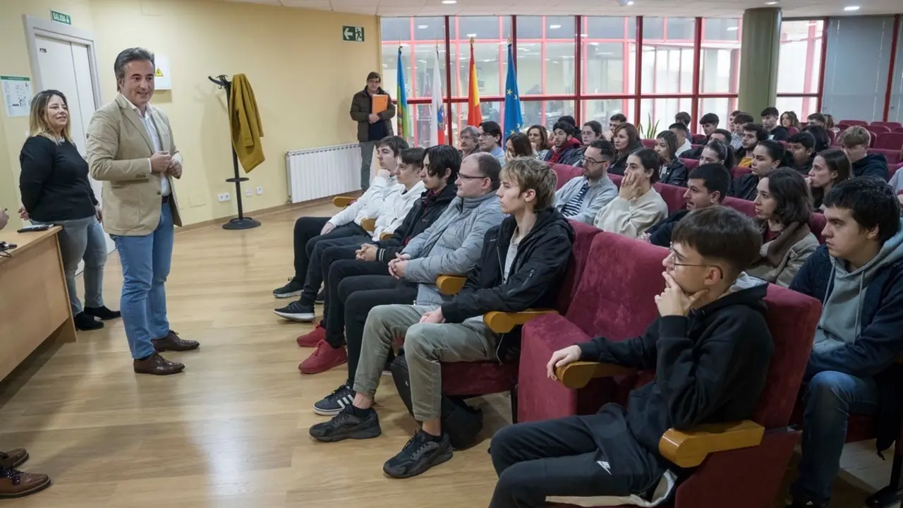 Actividad de formaci&oacute;n en el centro municipal. / A.G.I.