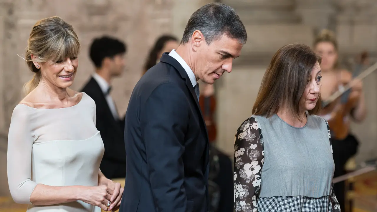 La mujer del presidente del Gobierno, Bego&ntilde;a G&oacute;mez, el presidente del Gobierno, Pedro S&aacute;nchez. / EP