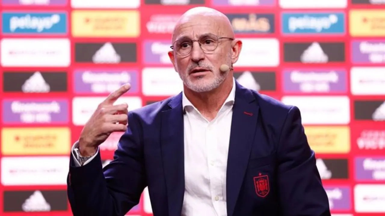 El t&eacute;cnico de la selecci&oacute;n espa&ntilde;ola, Luis de la Fuente. / AFP7