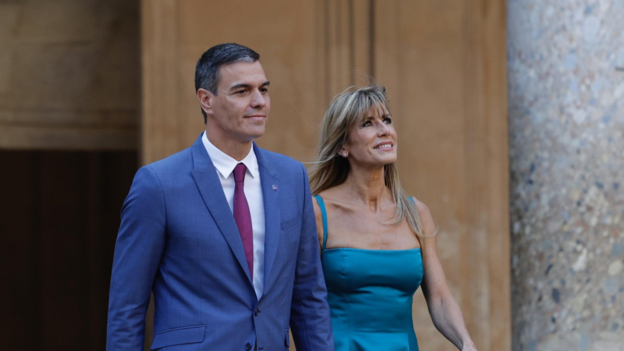 Pedro S&aacute;nchez junto a su mujer, Bego&ntilde;a G&oacute;mez. / EP
