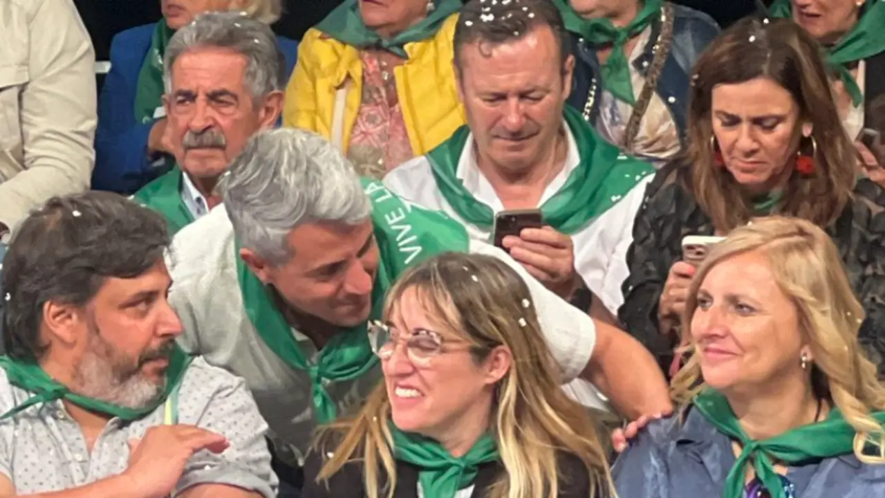 Revilla, Blanco y Fern&aacute;ndez junto a sus antiguos socios de Gobierno este fin de semana en las Fiestas de Castro Urdiales.
