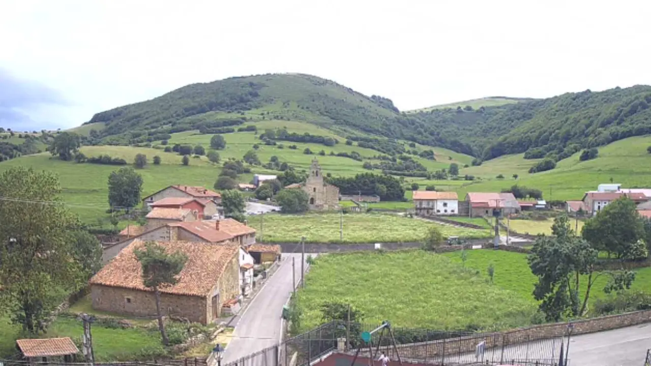 Vista de la localidad de San Miguel de Aguayo en Campoo.