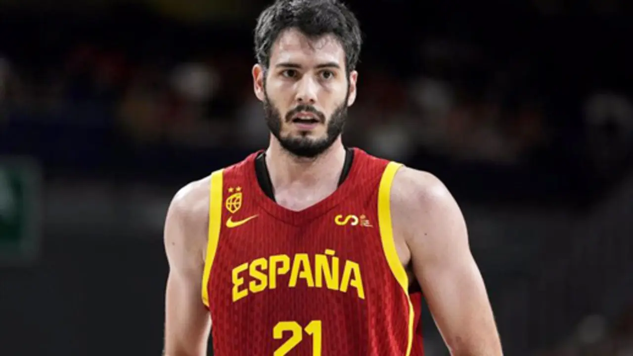 El alero &Aacute;lex Abrines, en un amistoso con la selecci&oacute;n espa&ntilde;ola ante Italia. / Oscar J. Barroso