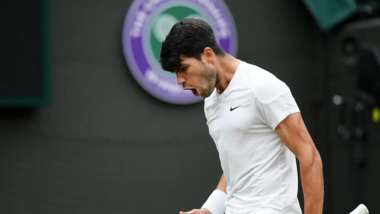 09 July 2024, United Kingdom, London: Spanish tennis player Carlos Alcaraz reacts during his men's singles Quarter-final tennis match against US Tommy Paul on day nine of the 2024 Wimbledon Championships at the All England Lawn Tennis and Croquet Club. Photo: Aaron Chown/PA Wire/dpa
Fecha: 09/07/2024.

Firma: Aaron Chown / PA Wire / dpa