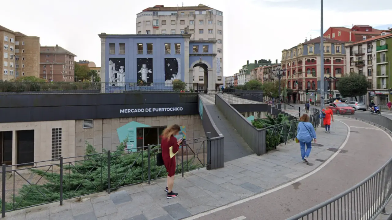 Exterior del mercado de Puertochico en Santander. / Alerta