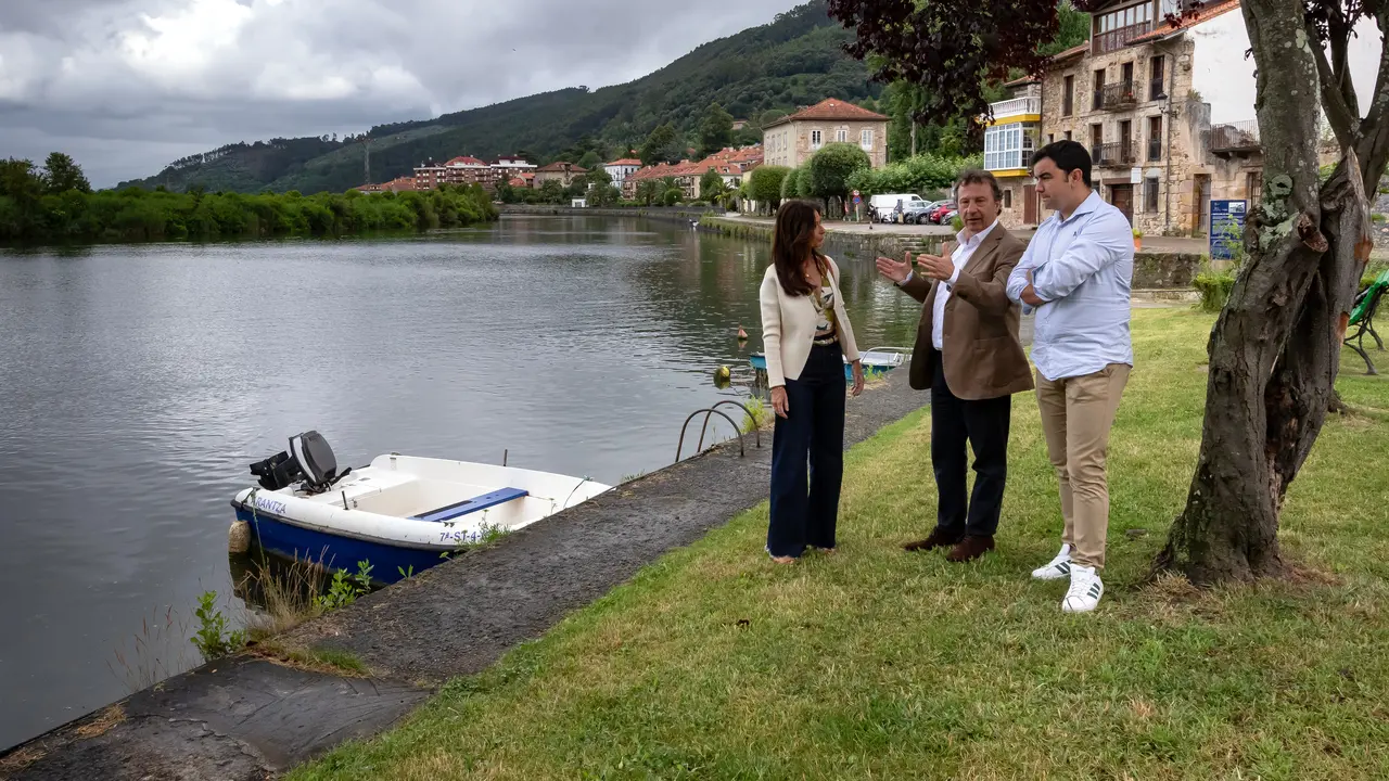 El consejero de Desarrollo Rural, Ganader&iacute;a, Pesca y Alimentaci&oacute;n, Pablo Palencia, realiza una visita institucional al municipio. / Alerta 

El consejero de Desarrollo Rural, Ganader&iacute;a, Pesca y Alimentaci&oacute;n, Pablo Palencia, realiza una visita institucional al municipio.
