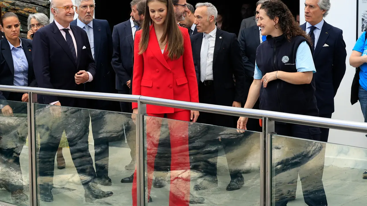 La Princesa Leonor durante su visita al Oceanario. / EP