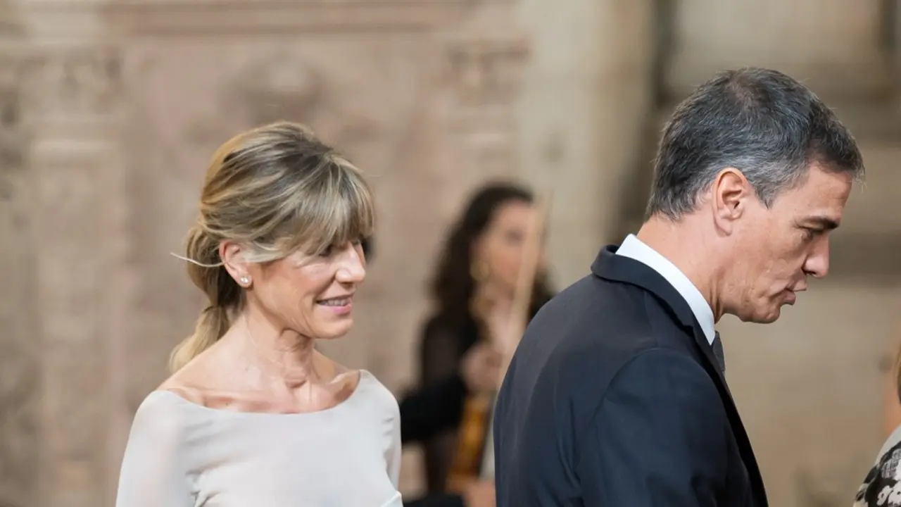 La mujer del presidente del Gobierno, Bego&ntilde;a G&oacute;mez, el presidente del Gobierno, Pedro S&aacute;nchez. Diego Radam&eacute;s