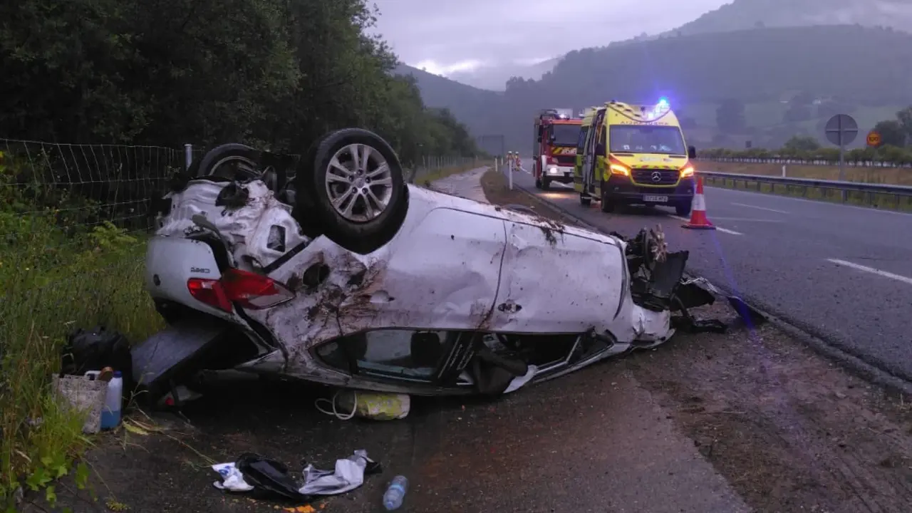 Veh&iacute;culo accidentado. / 112 Cantabria