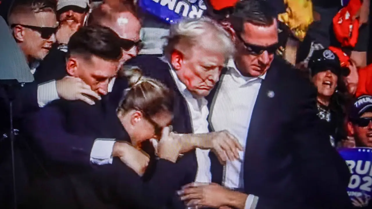 Captura de pantalla del momento del intento de asesinato a Donald Trump. Artem Priakhin / Archivo