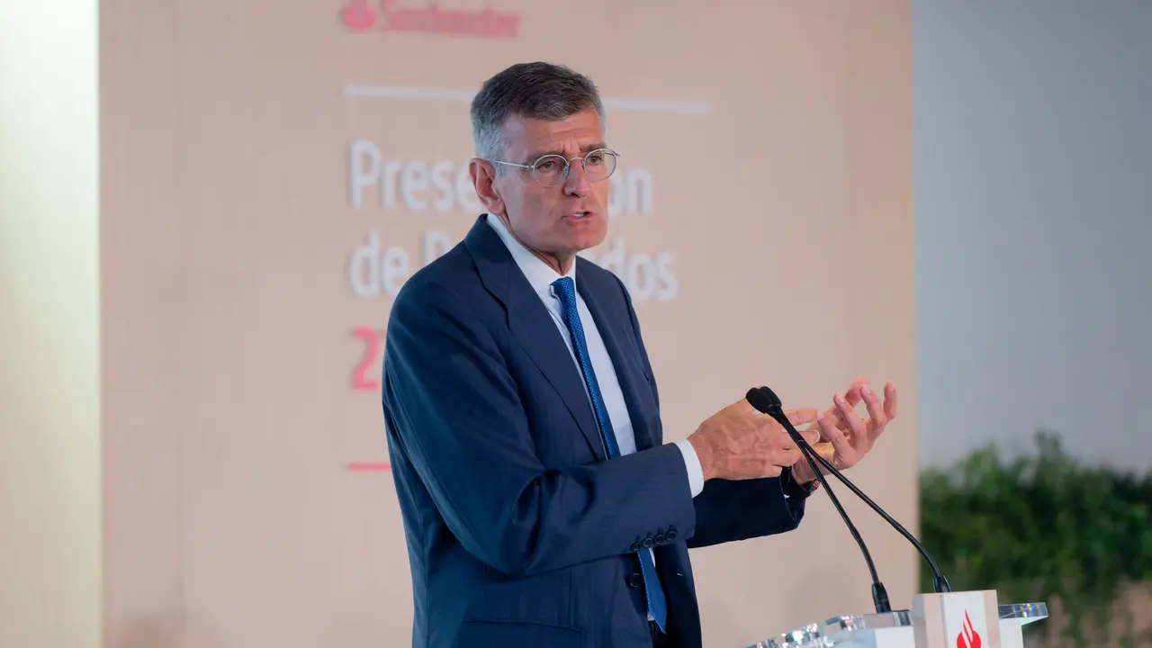 El director financiero del Santander, Jos&eacute; Garc&iacute;a Cantera. / EP