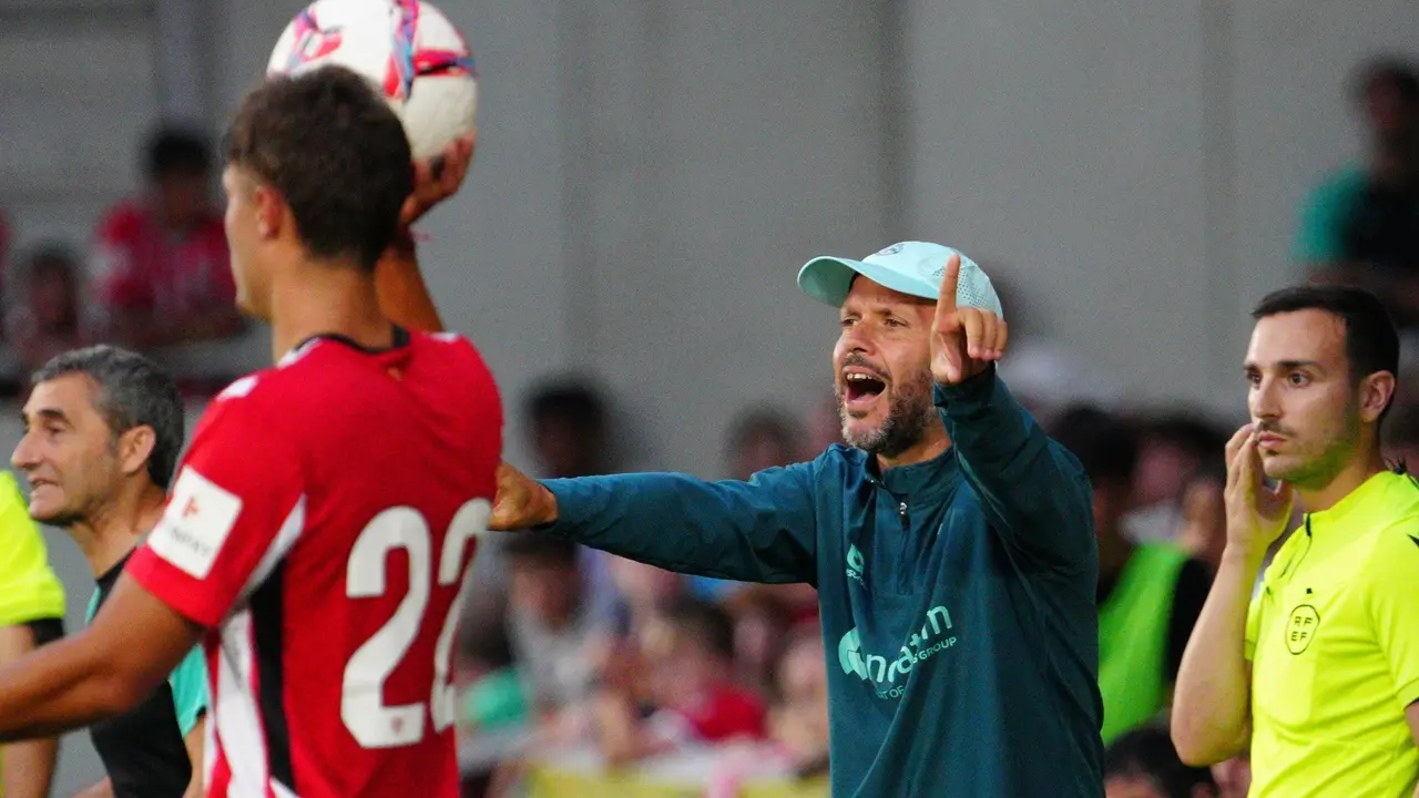 El entrenador del Racing, Jos&eacute; Alberto. / Racing