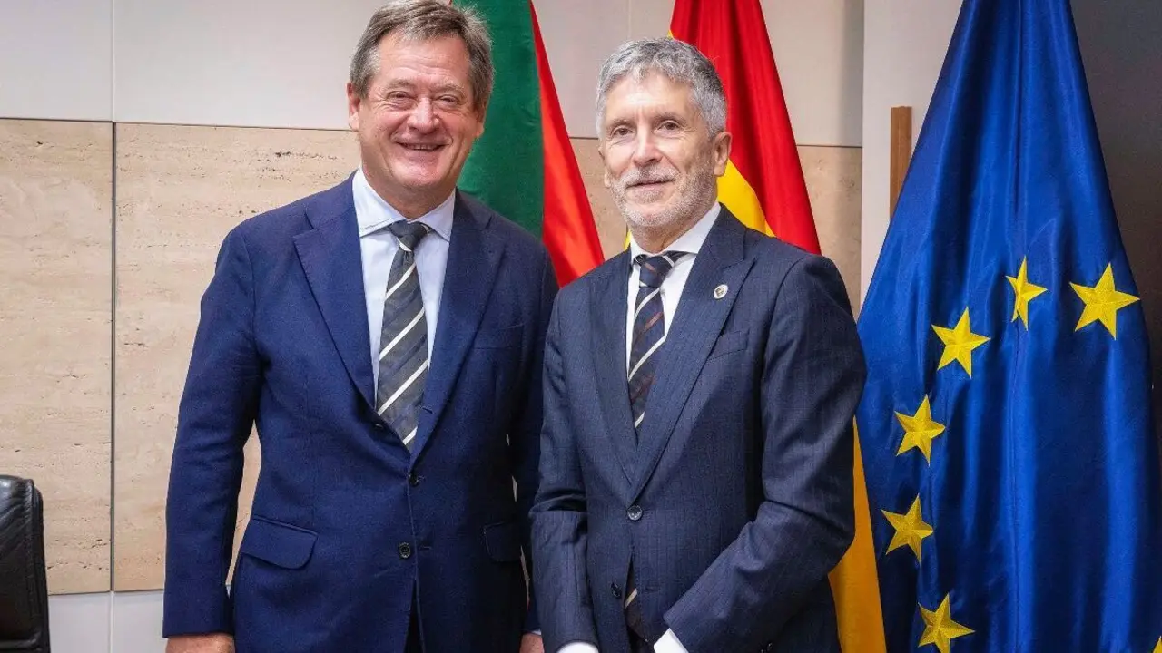 El ministro del Interior junto al consejero vasco de Seguridad.. / Interior