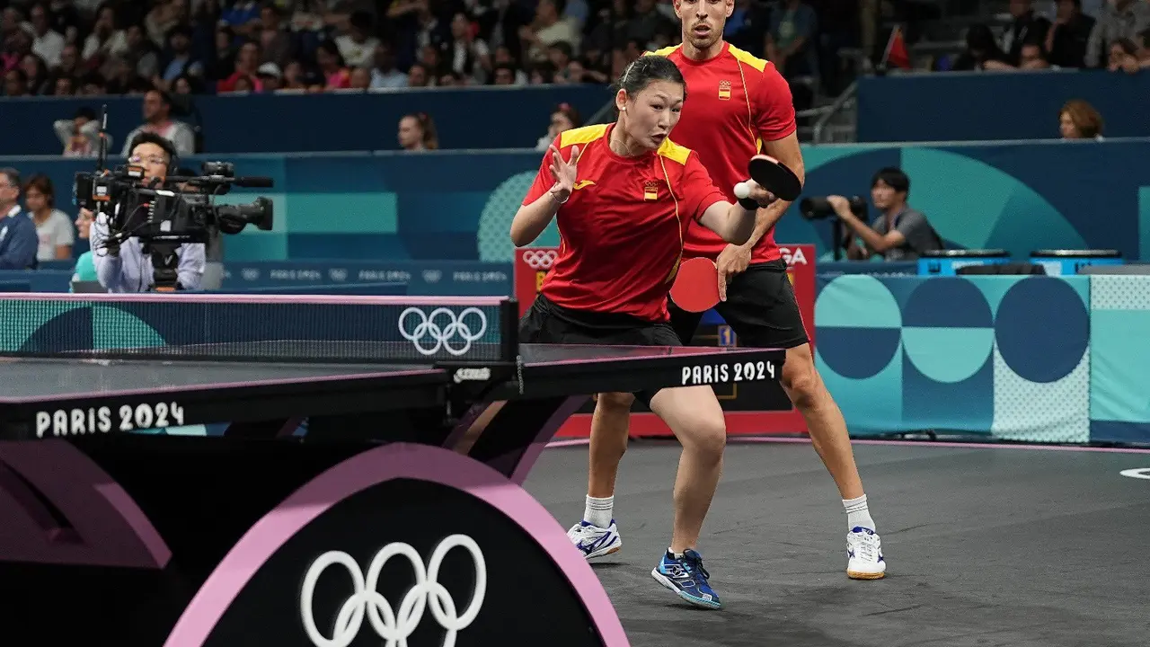 Mar&iacute;a Xiao y &Aacute;lvaro Robles durante el campeonato en Paris. / RFETM