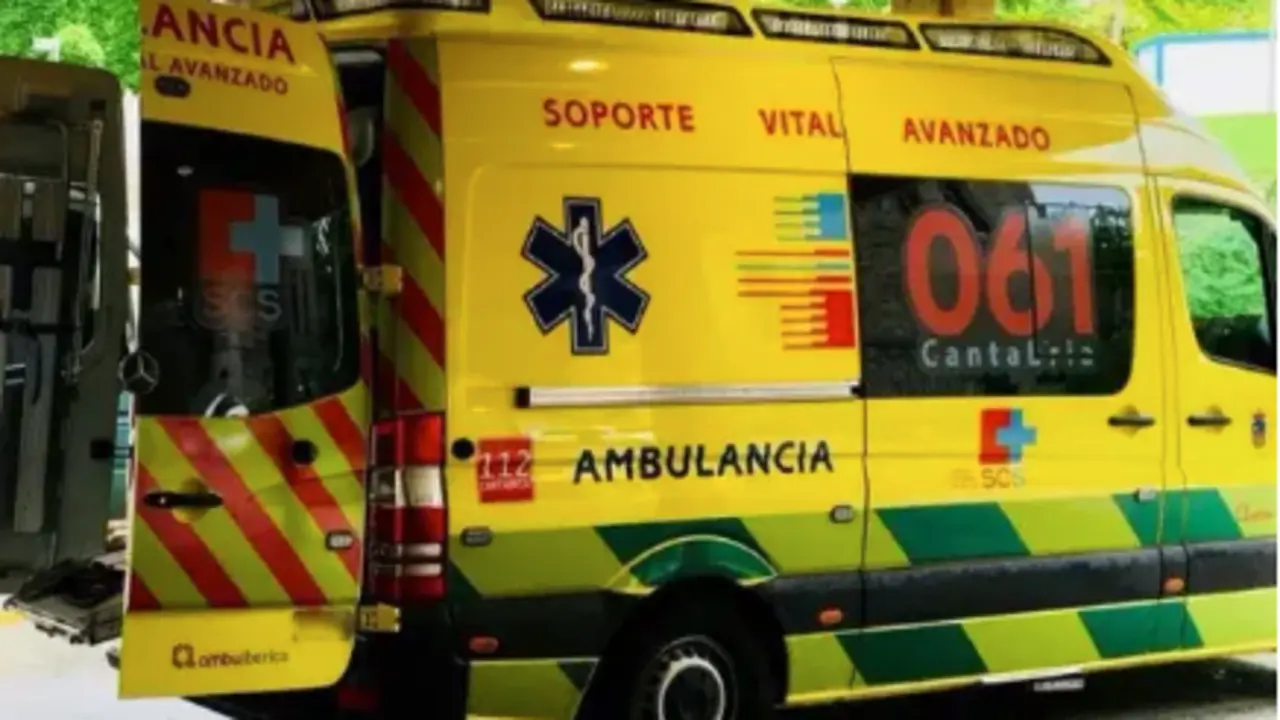 Ambulancia del 061 de Cantabria. / 061