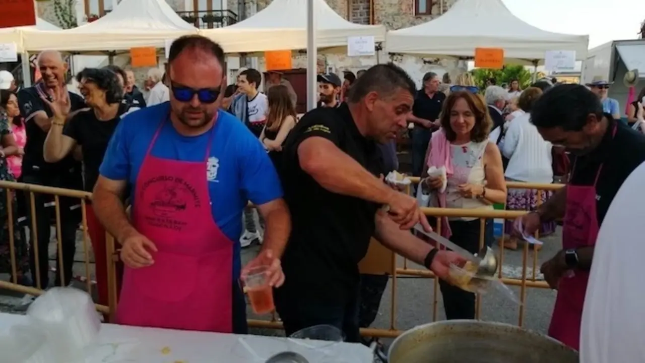Concurso de marmite de las fiestas de San Roque de Argo&ntilde;os. / A.E.