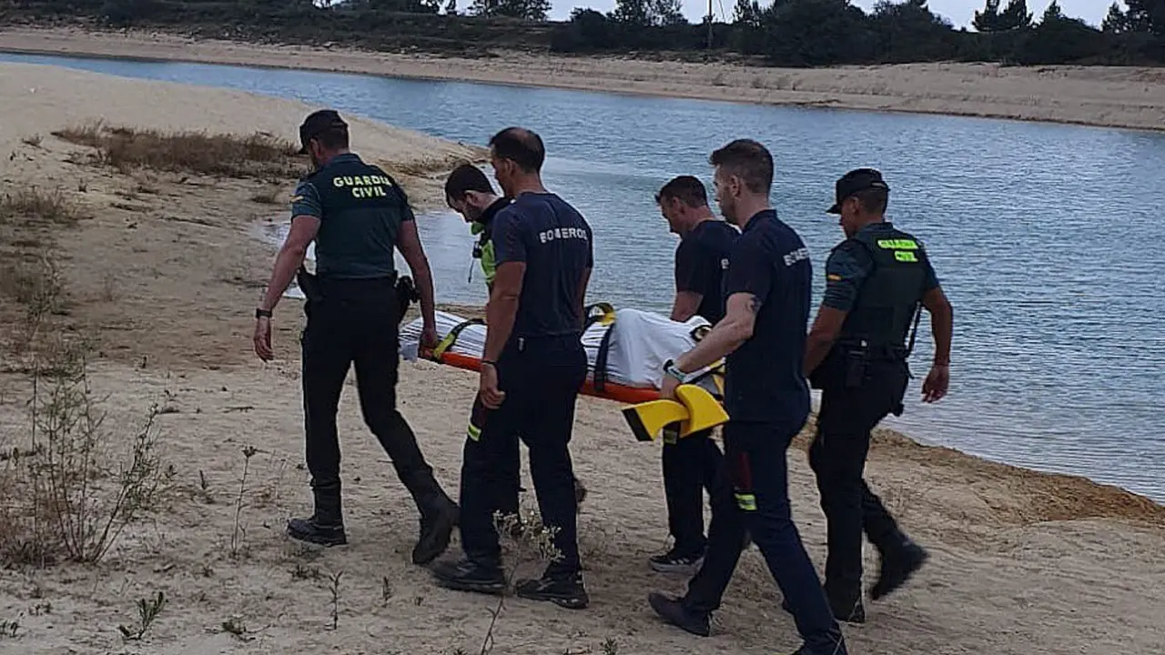 Los cuerpos de Seguridad del Estado hallan el cad&aacute;ver del menor desaparecido en el pantano de Arija - Foto: @BomberosBurgos