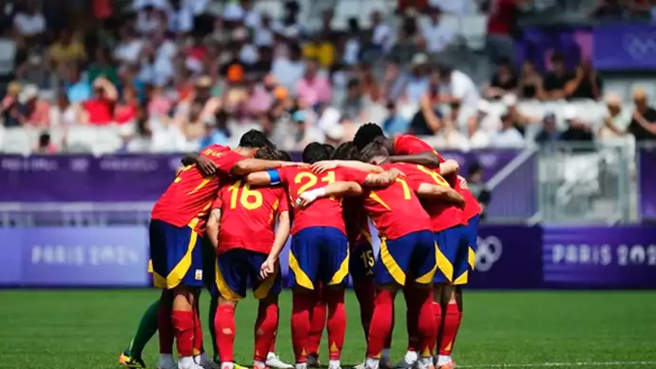 Los jugadores de la selecci&oacute;n espa&ntilde;ola ol&iacute;mpica durante el partido de los Juegos Ol&iacute;mpicos ante Egipto. / RFEF