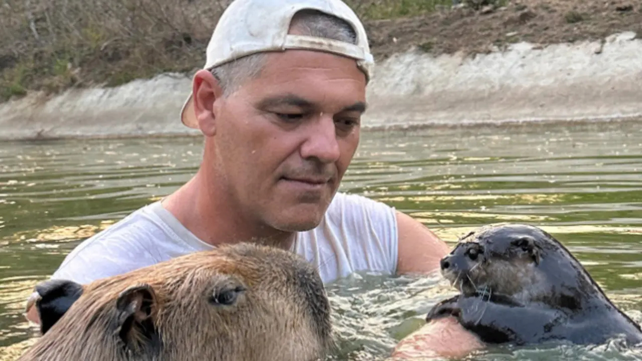 El herpet&oacute;logo, Frank Cuesta en su santuario de animales en Tailandia. / Instagram @cuestafrank