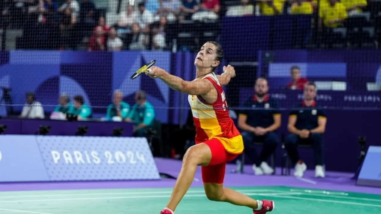 Carolina Marin de Espa&ntilde;a en acci&oacute;n contra Aya Ohori de Jap&oacute;n durante los Cuartos de Final de Individuales Femeninos de B&aacute;dminton en La Chapelle Arena Court 1 durante los Juegos Ol&iacute;mpicos de Par&iacute;s 2024 el 3 de agosto de 2024 en Par&iacute;s, Francia.

Firma: AFP7 / Europa Press