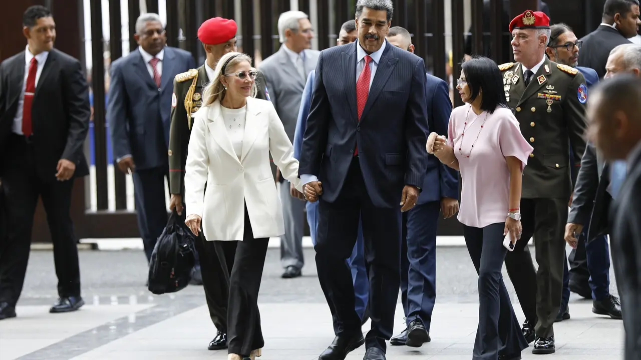 Nicol&aacute;s Maduro junto a Cilia Flores y Delcy Rodr&iacute;guez. Jeampier Arguinzones
