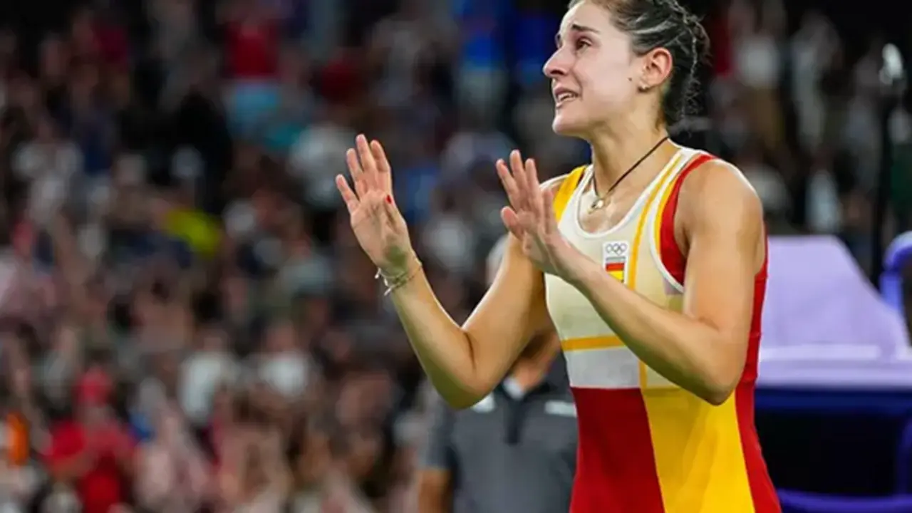 La jugadora espa&ntilde;ola de b&aacute;dminton Carolina Mar&iacute;n, en los Juegos de Par&iacute;s. / Oscar Barroso