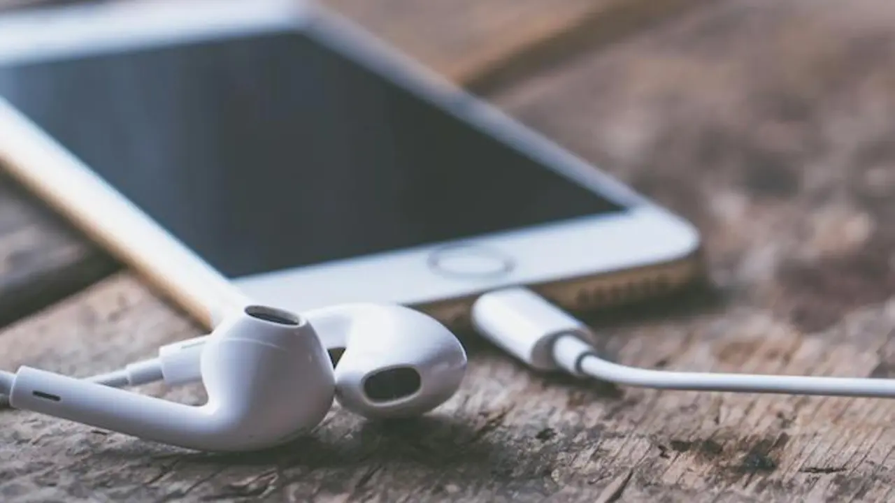 Junto a &ldquo;Temas&rdquo;, la plataforma ha presentado tambi&eacute;n &ldquo;Maestro&rdquo;, un generador de listas de reproducci&oacute;n que utiliza IA para crear playlists personalizadas. / A.E