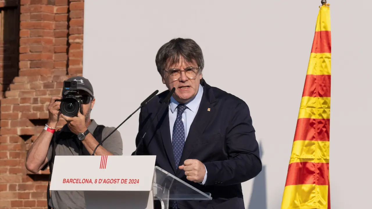 El expresidente de la Generalitat de Catalunya Carles Puigdemont interviene en un acto de bienvenida organizado por entidades independentistas en el paseo Llu&iacute;s Companys, a 8 de agosto de 2024, en Barcelona, Catalunya (Espa&ntilde;a). David Zorrakino / Europa Press
Personajes: CARLES PUIGDEMONT