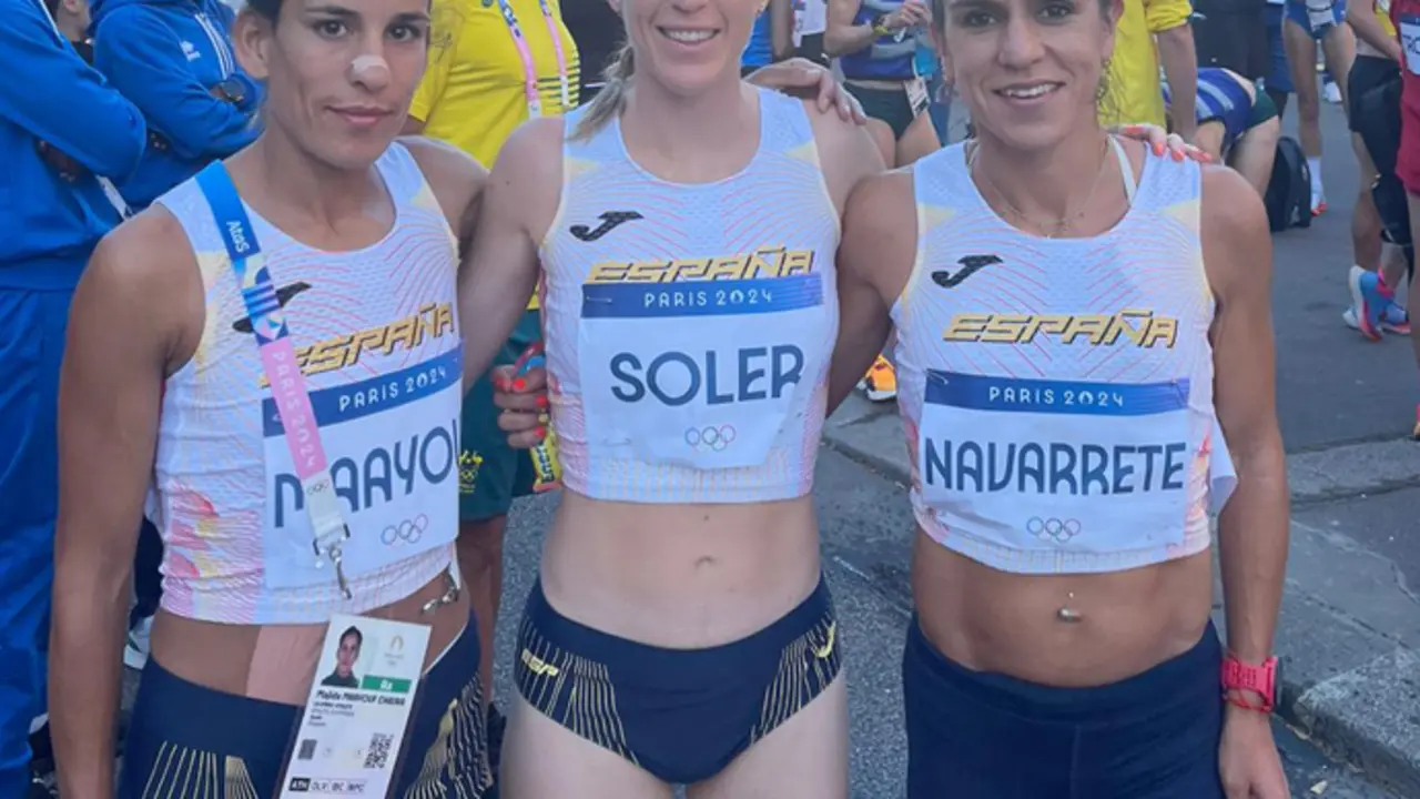 Las atletas espa&ntilde;olas, Majida Mayoouf, Meritxell Soler, y Esther Navarrete. / COE