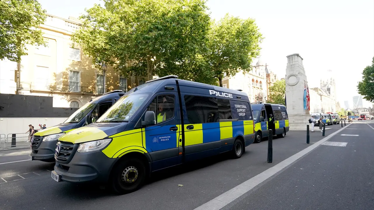 Varios coches de la Polic&iacute;a de Londres. Jordan Pettitt