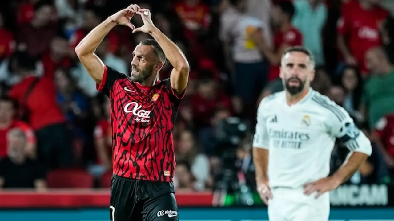 Vedat Muriqi del RCD Mallorca celebra un gol durante el partido de f&uacute;tbol de la liga espa&ntilde;ola, La Liga EA Sports, jugado entre el RCD Mallorca y el Real Madrid en el estadio Son Moix el 18 de agosto de 2024, en Mallorca, Espa&ntilde;a.
Oscar J Barroso / AFP7 / Europa Press