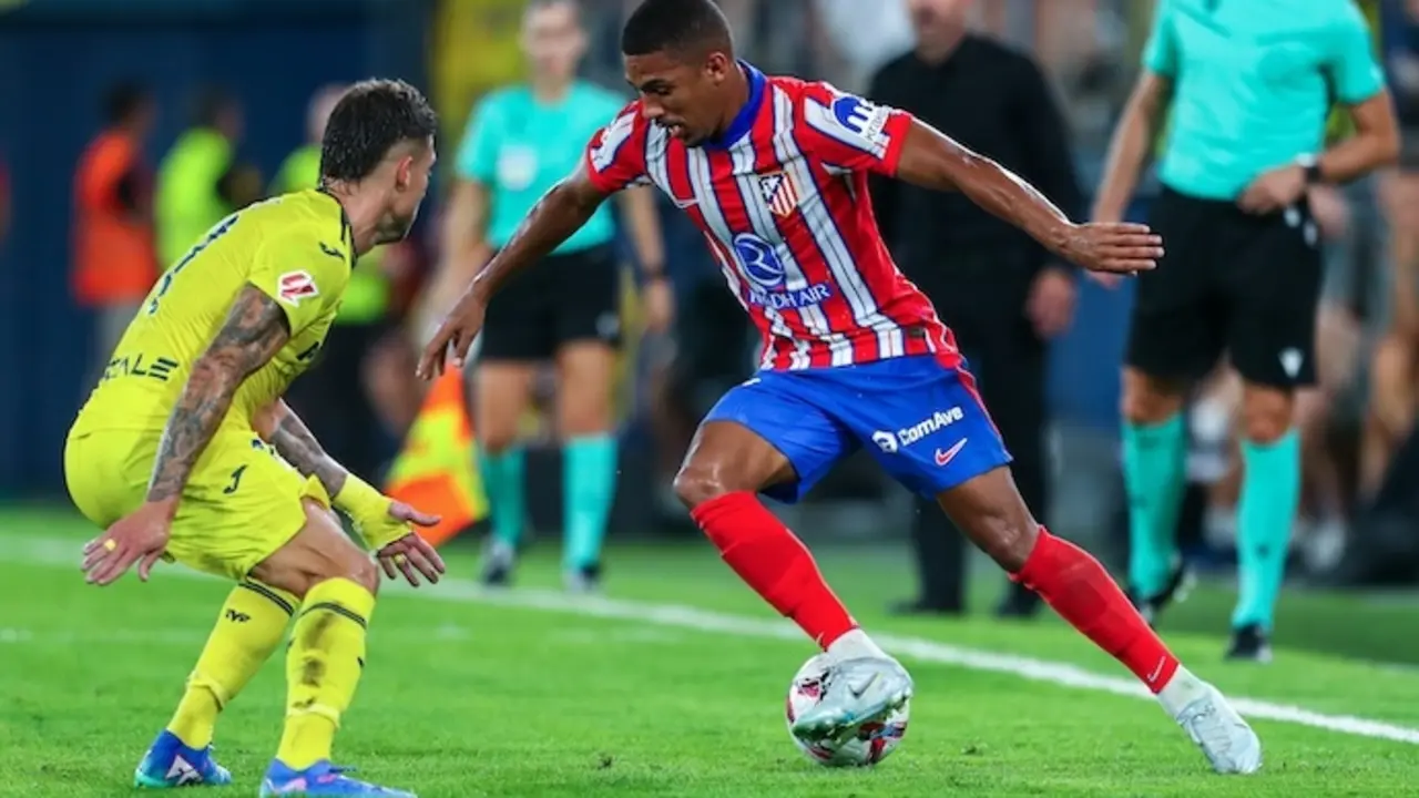 Samuel Lino del Atl&eacute;tico de Madrid en acci&oacute;n durante el partido de f&uacute;tbol de la liga espa&ntilde;ola, La Liga EA Sports, jugado entre el Villarreal CF y el Atl&eacute;tico de Madrid en el estadio de La Cer&aacute;mica el 19 de agosto de 2024, en Valencia, Espa&ntilde;a.
Fecha: 19/08/2024.

Firma: AFP7 / Europa Press