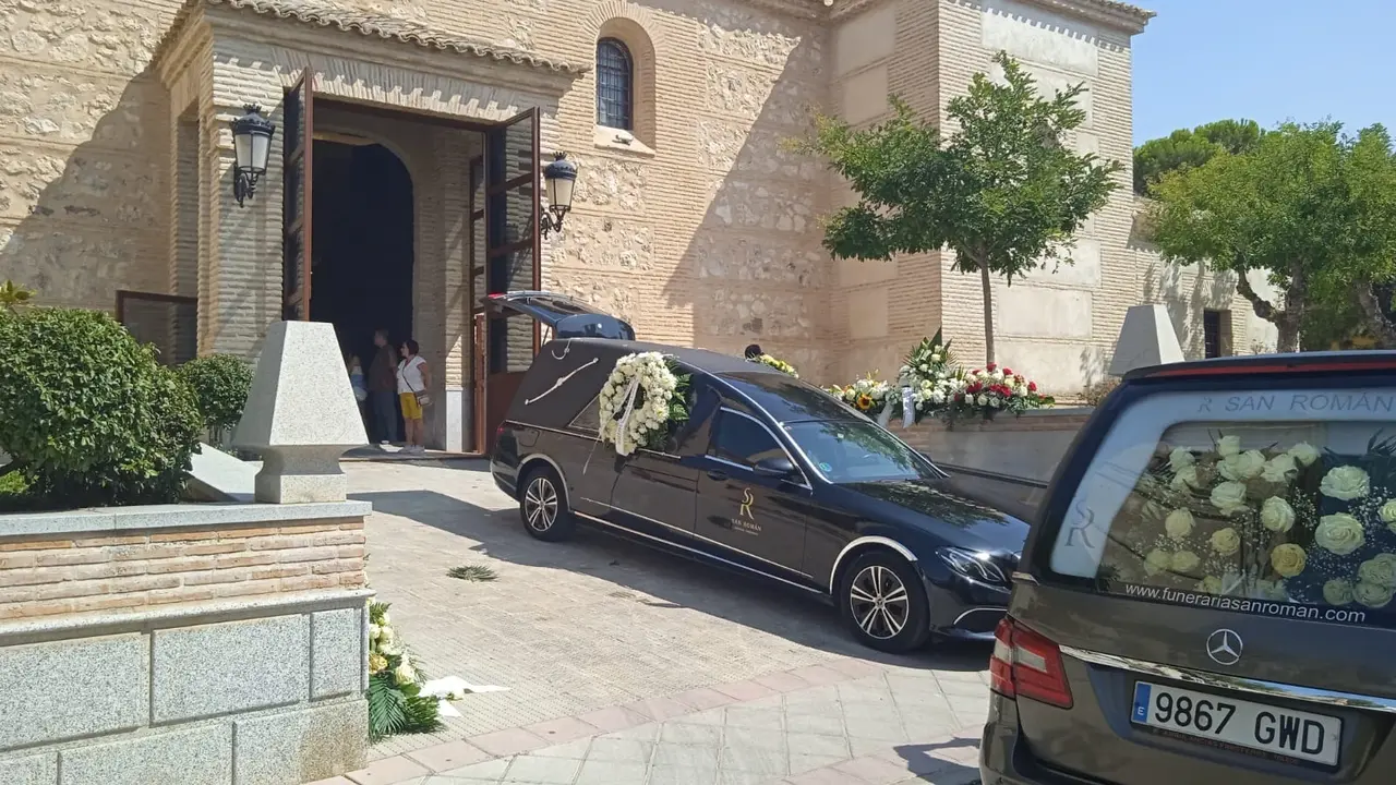 Iglesia de Mocej&oacute;n en la misa por Mateo. EP