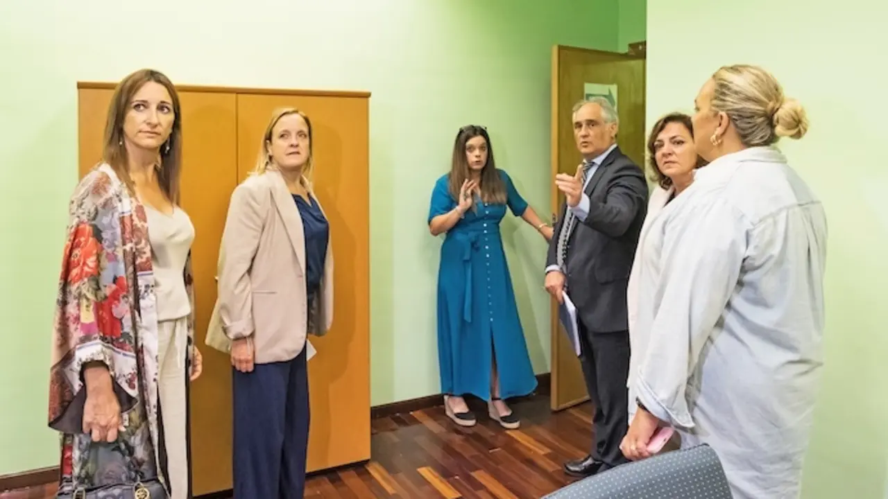 10:00 horas. C/ Padre Antonio, 26. San Vicente de la Barquera. La consejera de Presidencia, Justicia, Seguridad y Simplificaci&oacute;n Administrativa, Isabel Urrutia, visita los juzgados de San Vicente de la Barquera. 21 de agosto de 2024 &copy; Ra&uacute;l Lucio