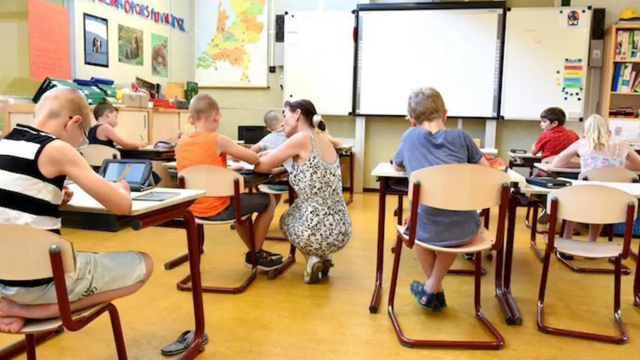 Varios ni&ntilde;os en una clase. / A.E