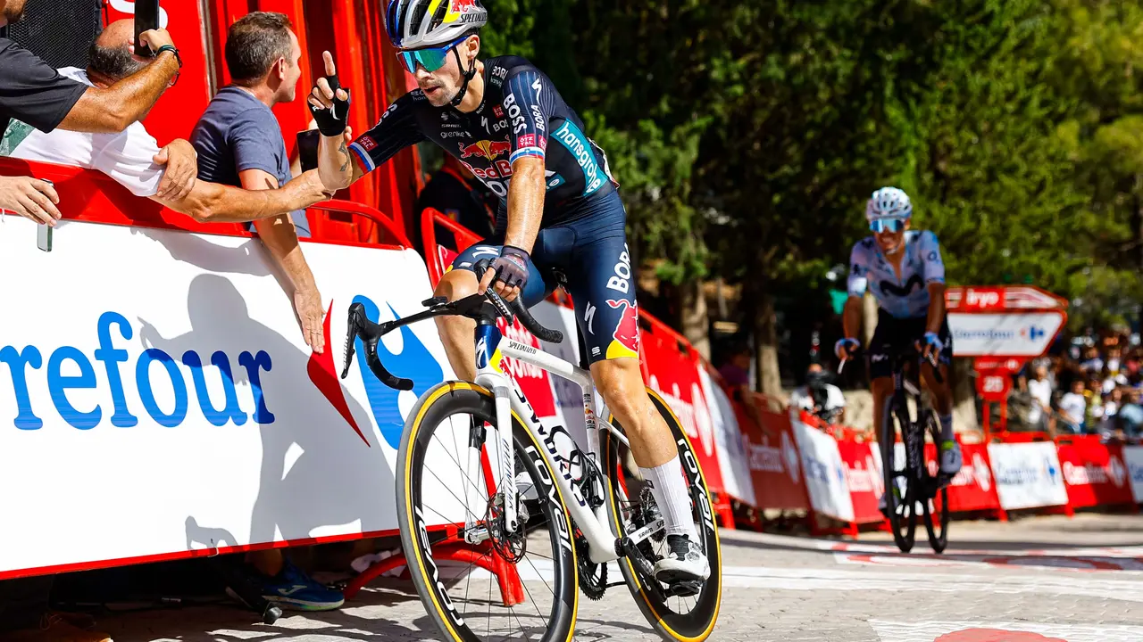 Roglic durante la &uacute;ltima etapa de La Vuelta. / @SprintCycling