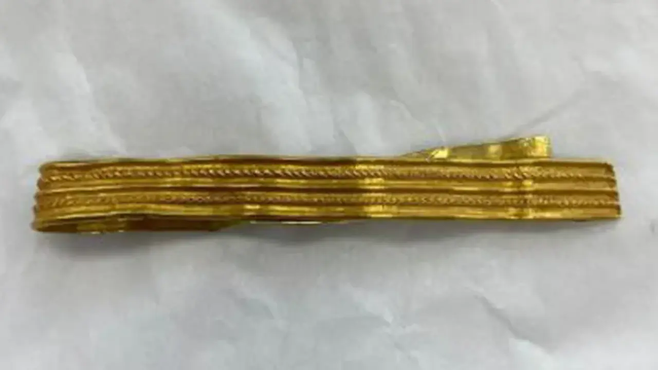 Se confirm&oacute; que una pieza de joyer&iacute;a de oro encontrada hace dos a&ntilde;os data del per&iacute;odo romano. (Consejo del Distrito de Chichester)