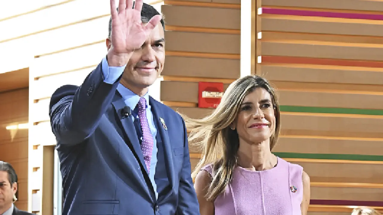 El presidente del Gobierno, Pedro S&aacute;nchez y su mujer, Bego&ntilde;a G&oacute;mez. / EP / Archivo